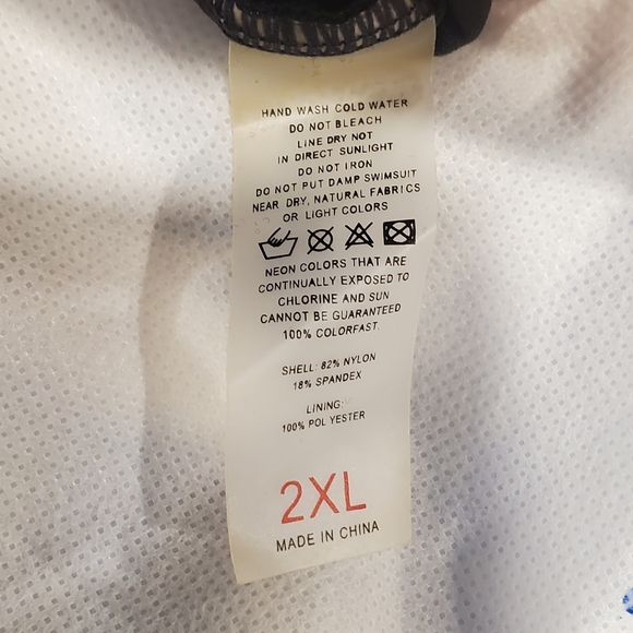 Women's Plus Size 2XL Swimwear Rash Guard Shirt Padded Bra Sea Blue Black Aztec - Picture 7 of 7